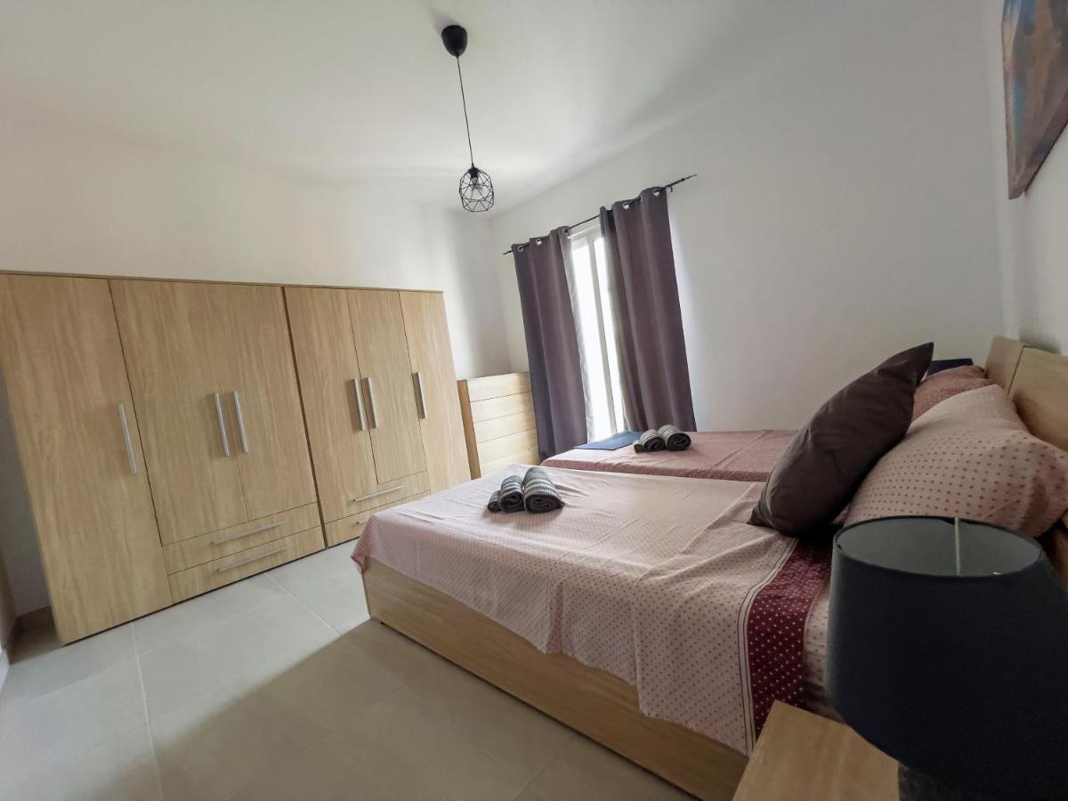 Close To Airport Apartment Zejtun Bagian luar foto