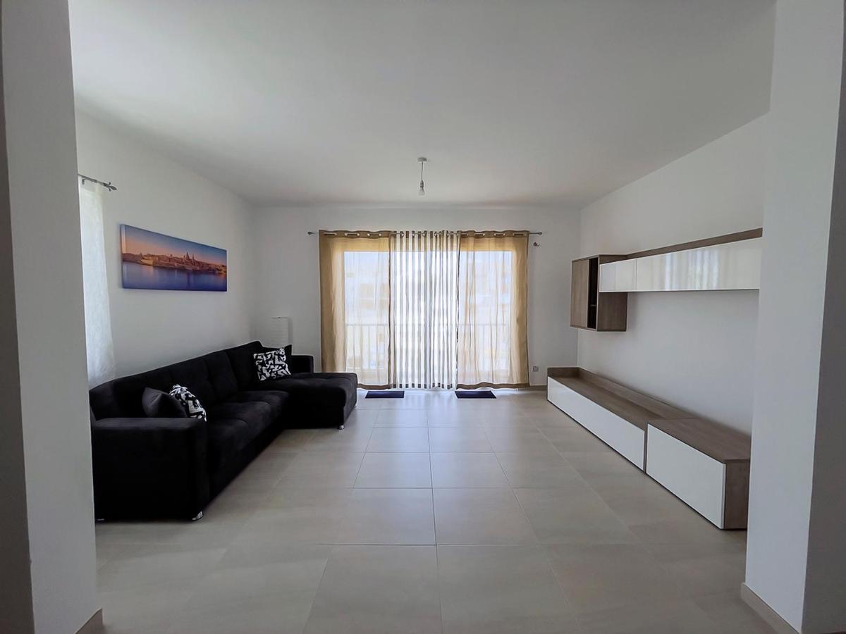 Close To Airport Apartment Zejtun Bagian luar foto