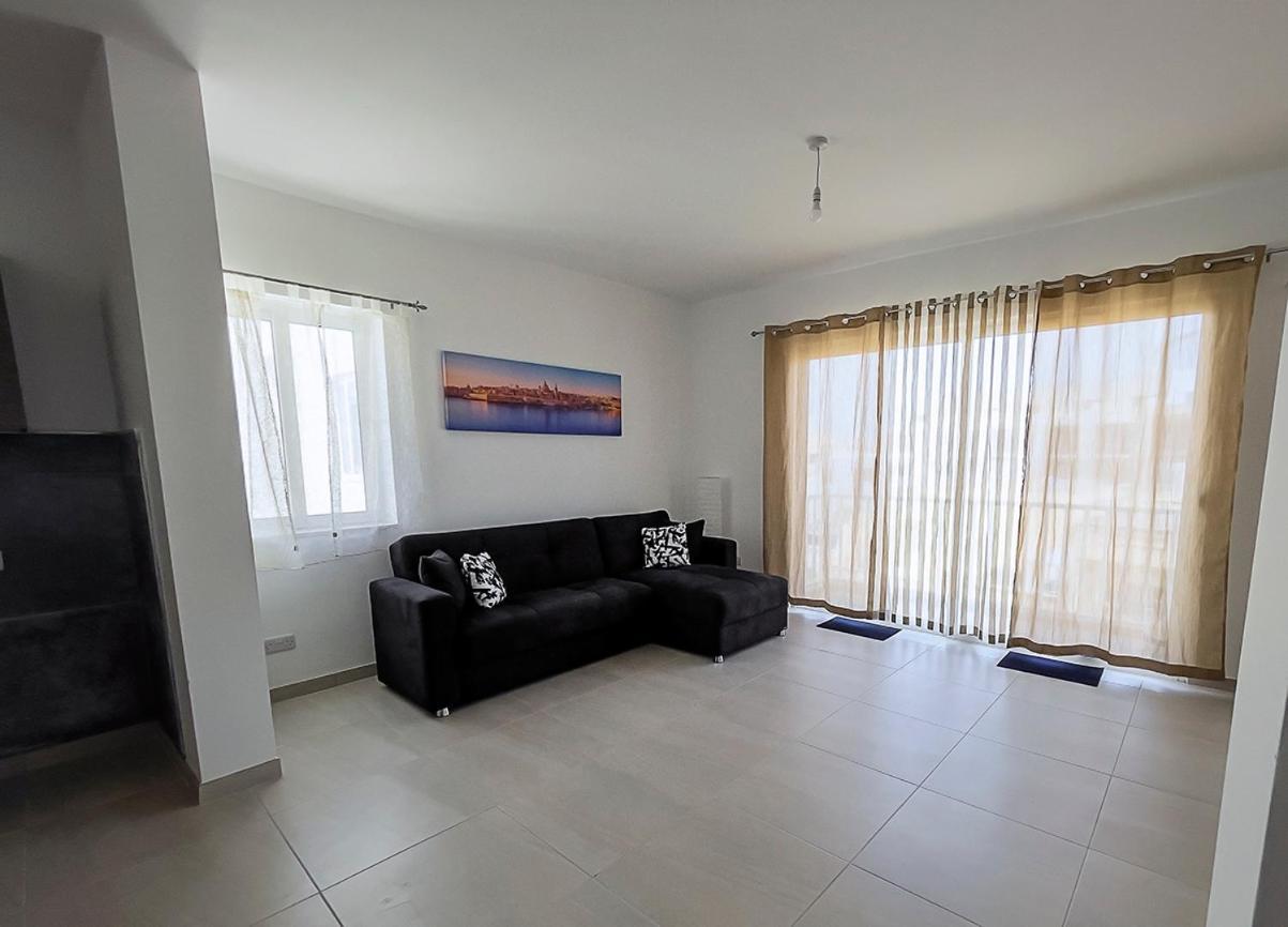 Close To Airport Apartment Zejtun Bagian luar foto
