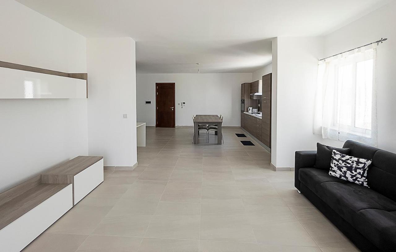 Close To Airport Apartment Zejtun Bagian luar foto