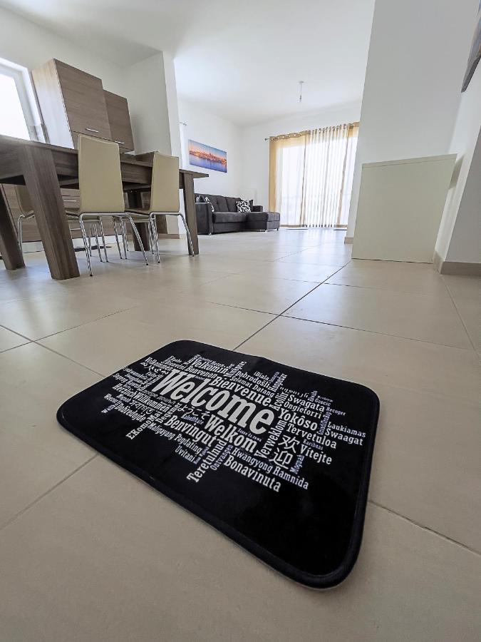 Close To Airport Apartment Zejtun Bagian luar foto